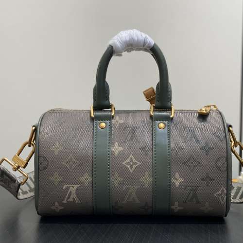 M26930軍綠色 男包speedy枕頭包