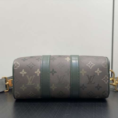 M26930軍綠色 男包speedy枕頭包