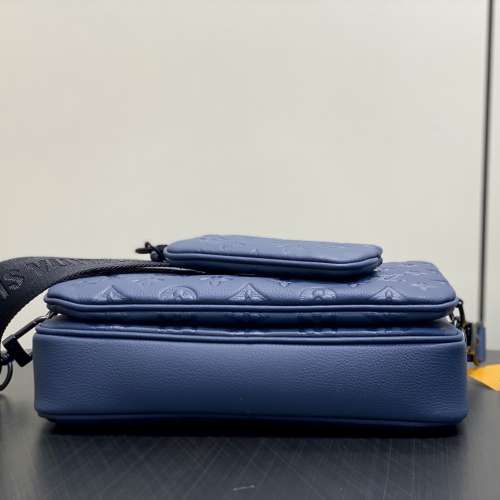 M27925深藍色 全皮男包三件套 Trio Messenger 郵差包