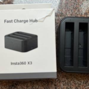 Insta360 X3 Fast Charge Hub 充電底座加送兩粒電池