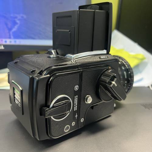 Hasselblad 503cx with 80mm lens acute matte focusing screen