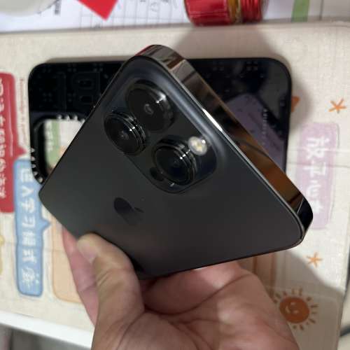iPhone 13pro 256gb,港行，剛換新電，電池100，滿血復活，所有功能正常！不議價！