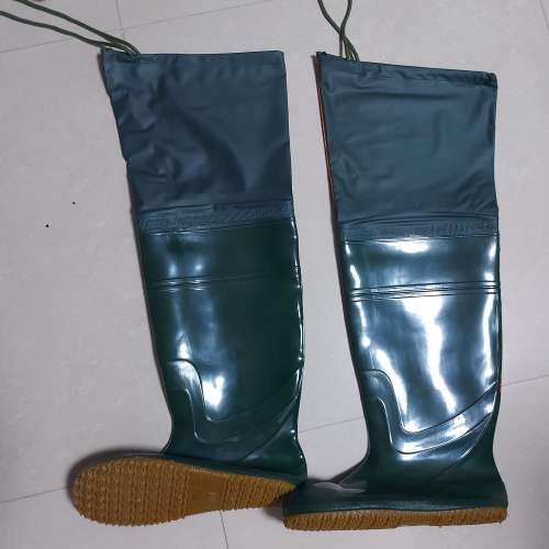 全新綠色高身水鞋 筒高 : 60CM  呎碼 : 44