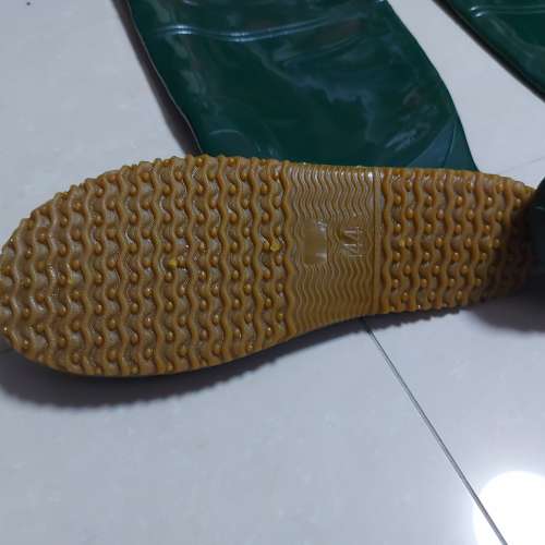 全新綠色高身水鞋 筒高 : 60CM  呎碼 : 44