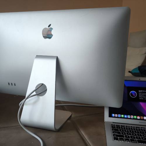 Macbook Air + Apple 2K Cinema Display