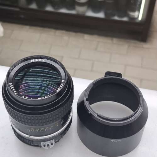 NIKON 105MM F2.5 + HOOD Ai MOUNT