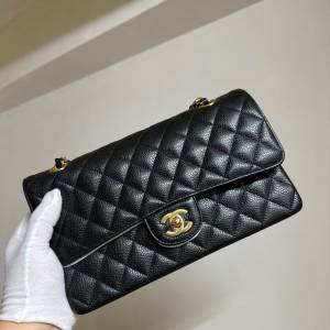 全新𝐂𝐇𝐀𝐍𝐄𝐋 𝐂𝐅𝟐𝟓手袋