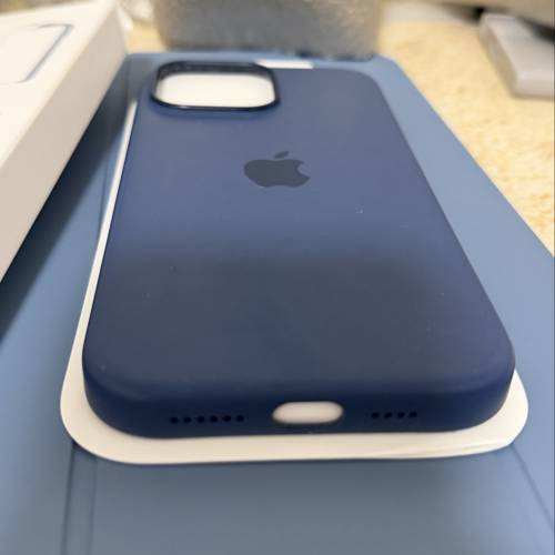 iPhone 16 Pro Max 藍色原裝手機套