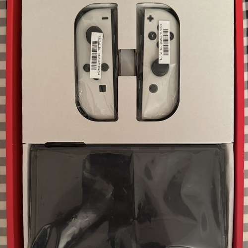 Switch 1 OLED 版本 任天堂遊戲機套裝 行貨 99%新 全新一樣 只試玩了幾次便放回盒中...
