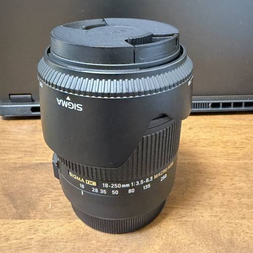 Sigma 18-250mm f/3.5-6.3 DC Macro OS HSM 鏡頭