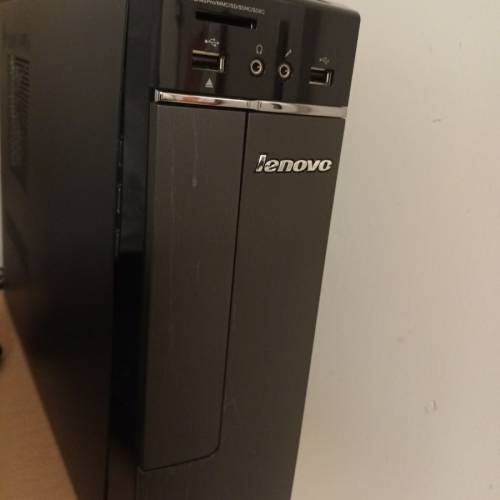 聯想牌子(LENOVO )纖細型桌上電腦主機