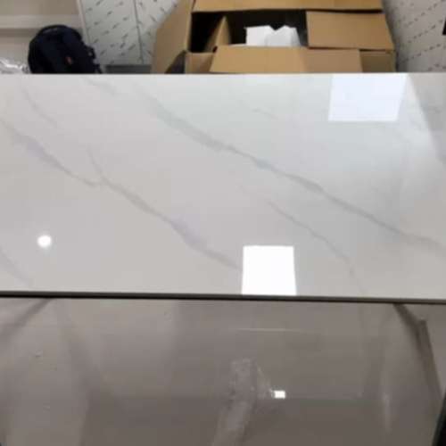 【歐式光面岩板餐桌】耐高溫耐刮擦，配舒適PU皮椅套裝【European Style glossy Din...