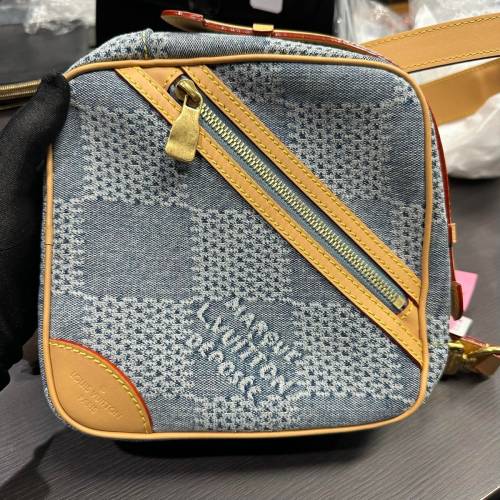 99% louis vuitton 牛仔布斜孭袋louis vuitton