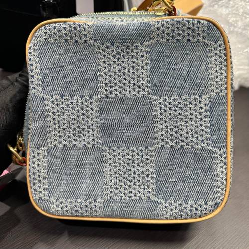 99% louis vuitton 牛仔布斜孭袋louis vuitton