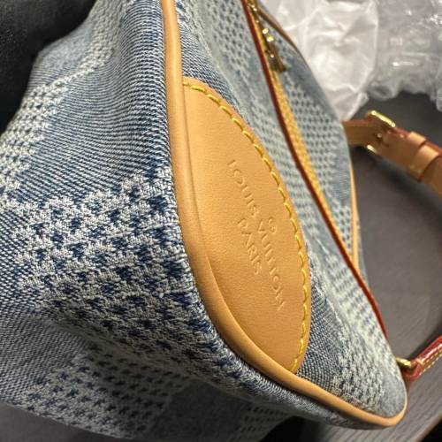 99% louis vuitton 牛仔布斜孭袋louis vuitton