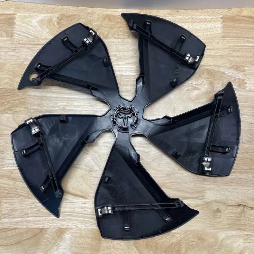 Tesla Model Y Juniper 原廠 19&rdquo; Crossflow Aero Wheel Cover