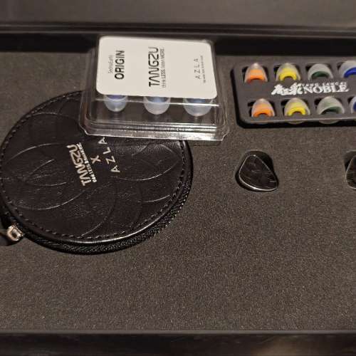 唐族 TangZu &times; Azla Noir Blanc 混合單元耳機