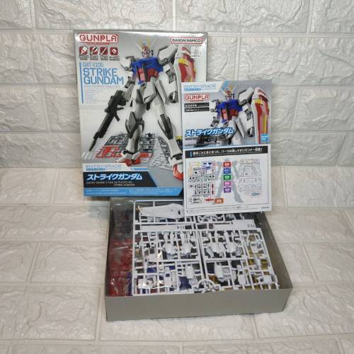 全新行貨BANDAI STRIKE Gundam GAT-X105 1/144模型