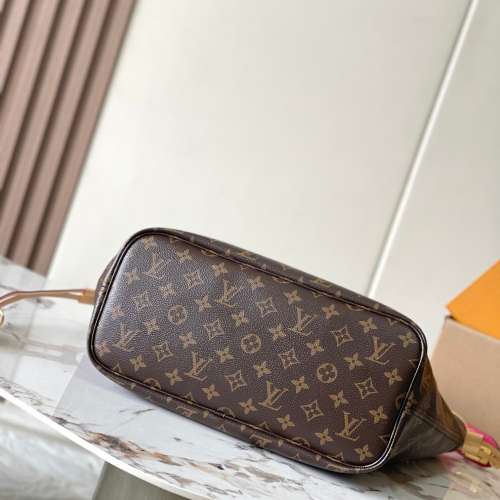 Neverfull Bandouliere Inside Out GM手袋