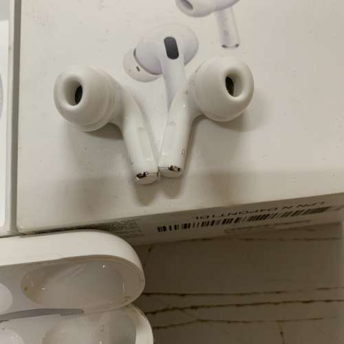 90%New Apple AirPods Pro 2 MagSafe Case