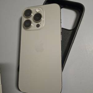 新淨港版iPhone15 pro 256gb battery health 88%