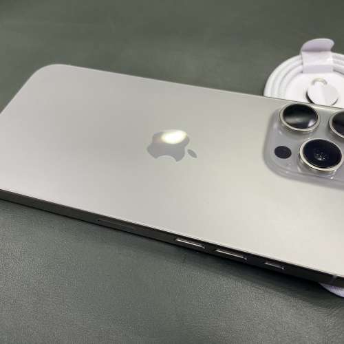 99%New iPhone 16 Pro Max 256GB 原色 蘋果保養至2026年8月22日 電池效能100% 香港...