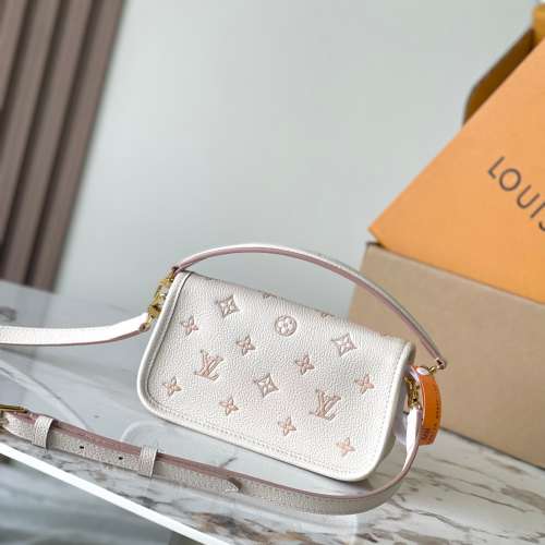 Nano Diane 手袋 M13642