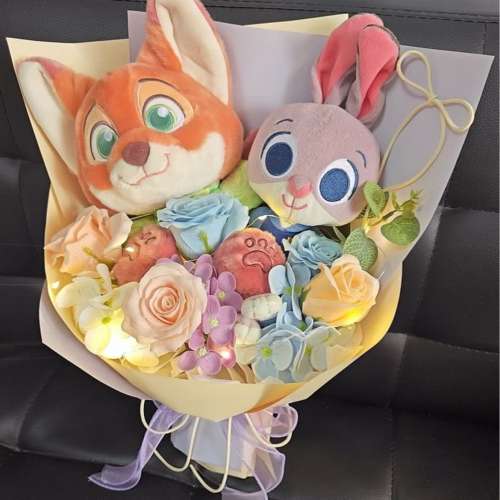 《全港獨家全新正版_職業花藝師主理》優獸大都會nick judy公仔花束 狐狸 兔子 情侶...