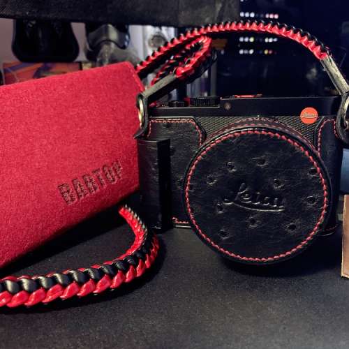 LEICA Q 真駝鳥皮相機套連Hand Grip及鏡頭蓋（不連相機帶）