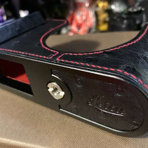 LEICA Q 真駝鳥皮相機套連Hand Grip及鏡頭蓋（不連相機帶）