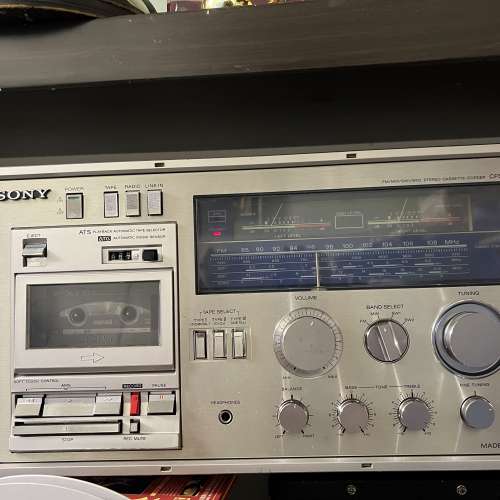 SONY  CFS-88S 大型4波段4喇叭收錄音機