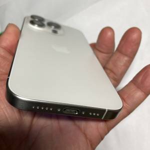 99%new 港行iphone15  pro 256gb  battery health 85%