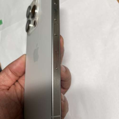 99%new 港行iphone15  pro 256gb  battery health 85%