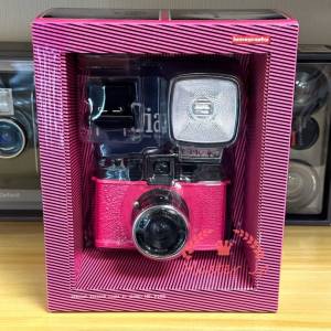 全新 Lomography Diana F+ Camera and Flash (Mr. Pink Edition) Lomo 菲林相機