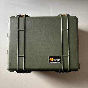 Pelican 1560 綠色箱 有trepak 分隔及mesh lid organiser