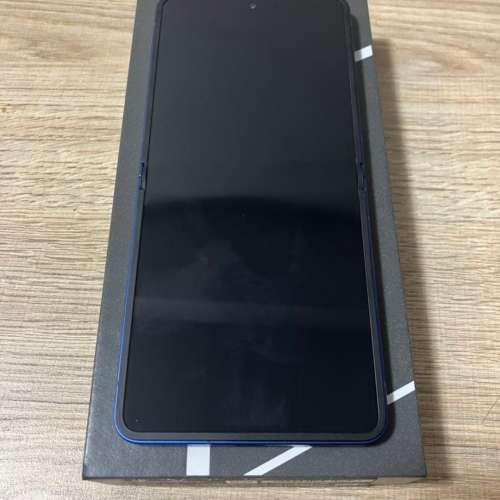 上月買samsung galaxy z flip7 256