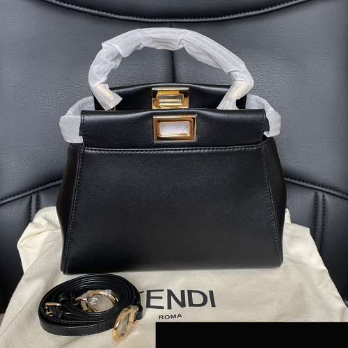 Fendi Peekaboo 小貓包