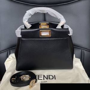 Fendi Peekaboo 小貓包