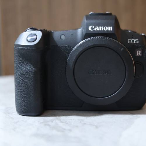 Canon EOS R + RF 85mm F/2 Macro IS STM