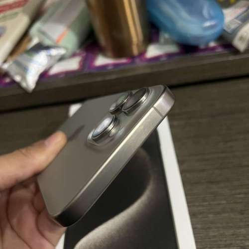 iPhone 15pro max 256gb,港行極新無花，冇拆冇修，冇暗病，電87，有單全套齊！不議價...