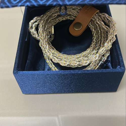 (雲門クラウドゲート)使用阿波和紙技藝拉出極細緻的銀及金，8絞日本無氧OFC單晶銅...