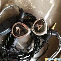 Layla 2 行貨。90新。