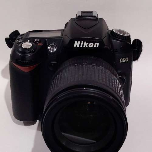Nikon D90 Camera with AF-S DX 18-135mm ED Lens