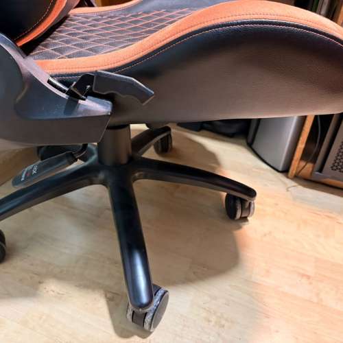 Cougar Armor S 電競椅 90%新! 100%正常!