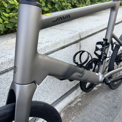 2025 全新款 JAVA CL2 7速 桶軸碟剎碳前叉20吋451 鋁合金小輪徑車 送水架前後蛙燈叮叮