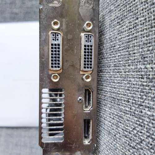 兩張有問題顯示卡