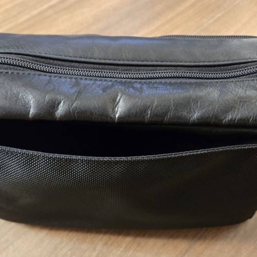 Artisan & Artist black leather crossbody camera bad