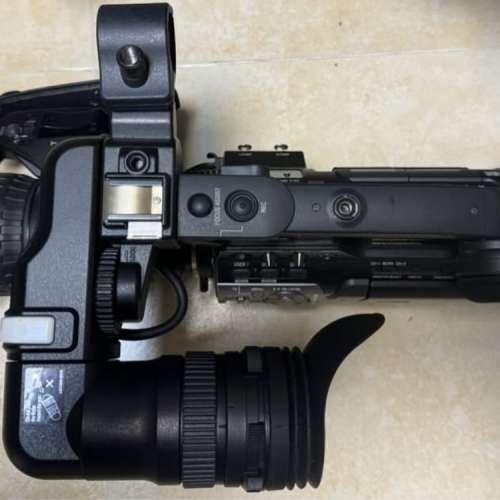 低價出售JVC專業級攝錄機GY-HM700E 跟 Canon 電影鏡 KT14x4.4KSRJ