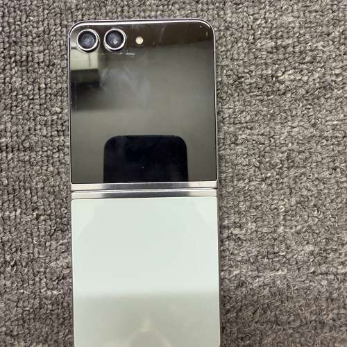 全網最平🔥Samsung galaxy flip 5 8+256美版單卡+esim白色