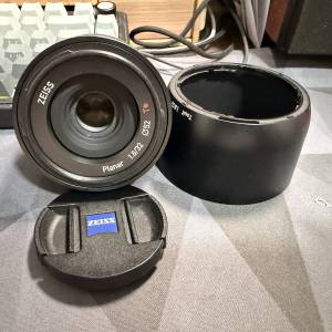 Zeiss Touit f1.8/32 for Fuji x-mount